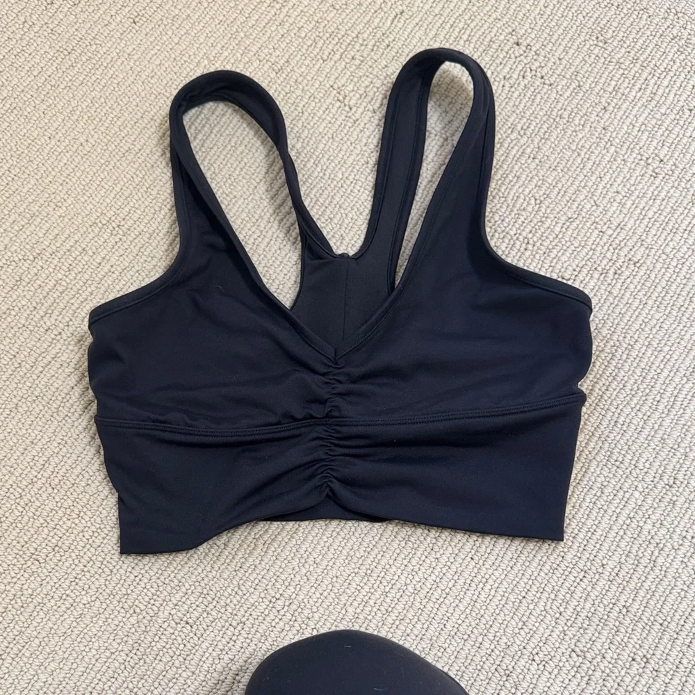 ALO Wild Thing Bra - Picture 2 of 4